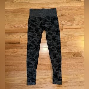 Gymshark camo leggings. Like new size small